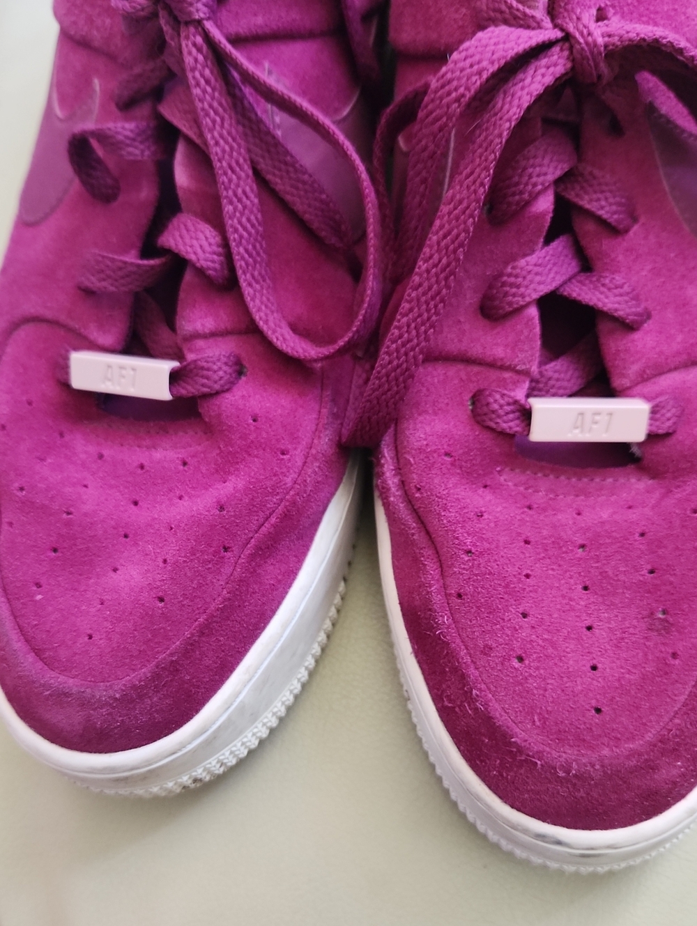 Nike Women’s Air Force 1's Low-Top Platform Suede Sneakers — Magenta 11.5 - Picture 8 of 8